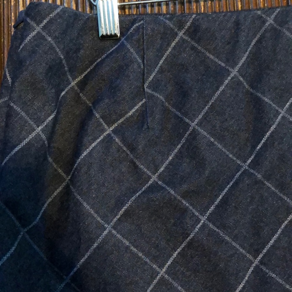 Ann Taylor denim skirt - Picture 4 of 7
